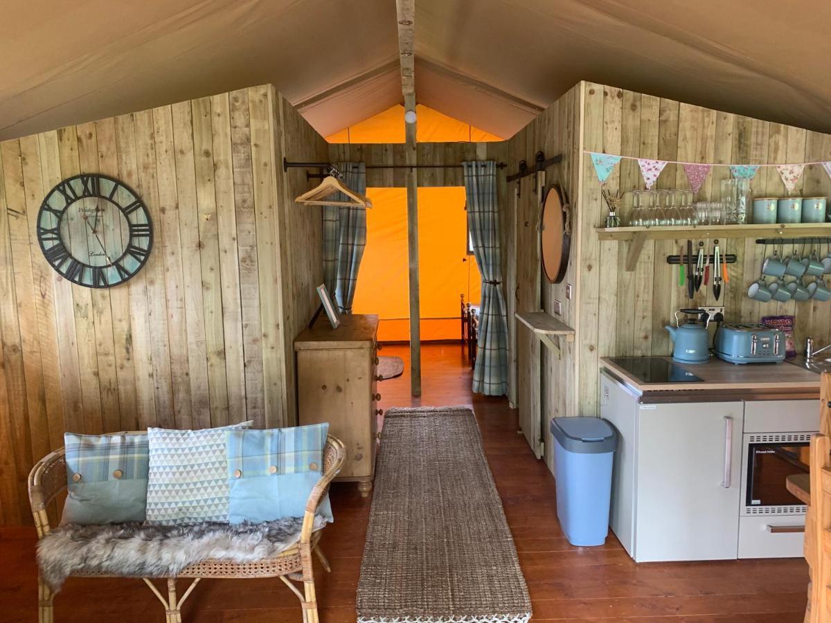דולגלאו Mountain View Safari Tent With Hot Tub In The Heart Of Snowdonia מראה חיצוני תמונה