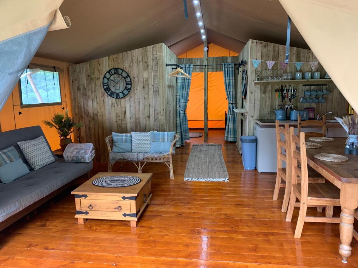 דולגלאו Mountain View Safari Tent With Hot Tub In The Heart Of Snowdonia מראה חיצוני תמונה